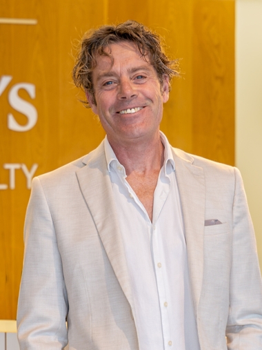 Lewis Guy