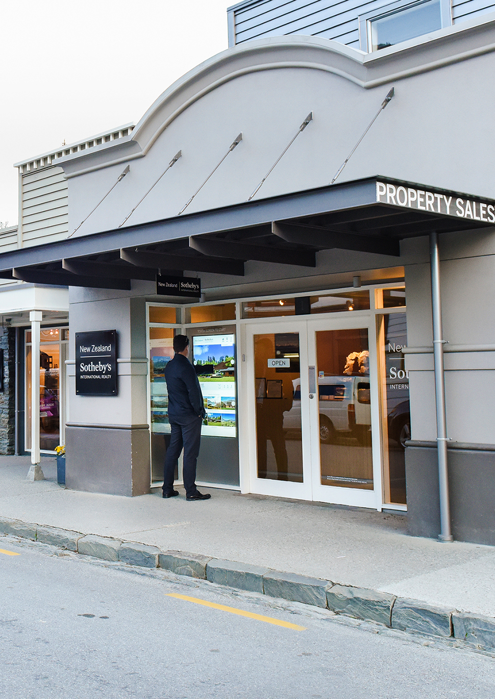 Arrowtown Office C7 Tall