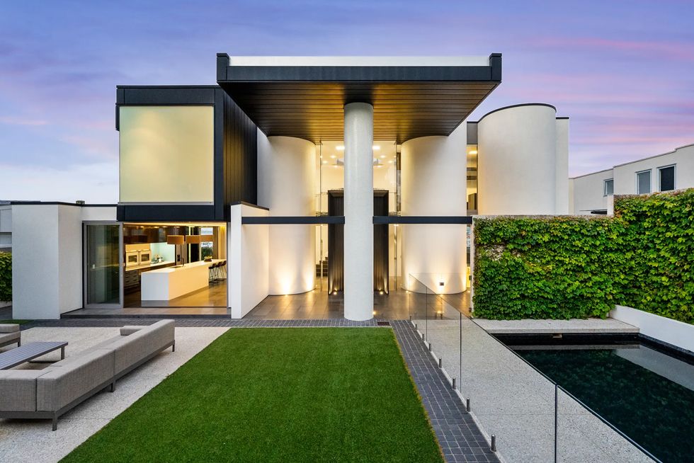 Buyers Guide 0008 Shelly