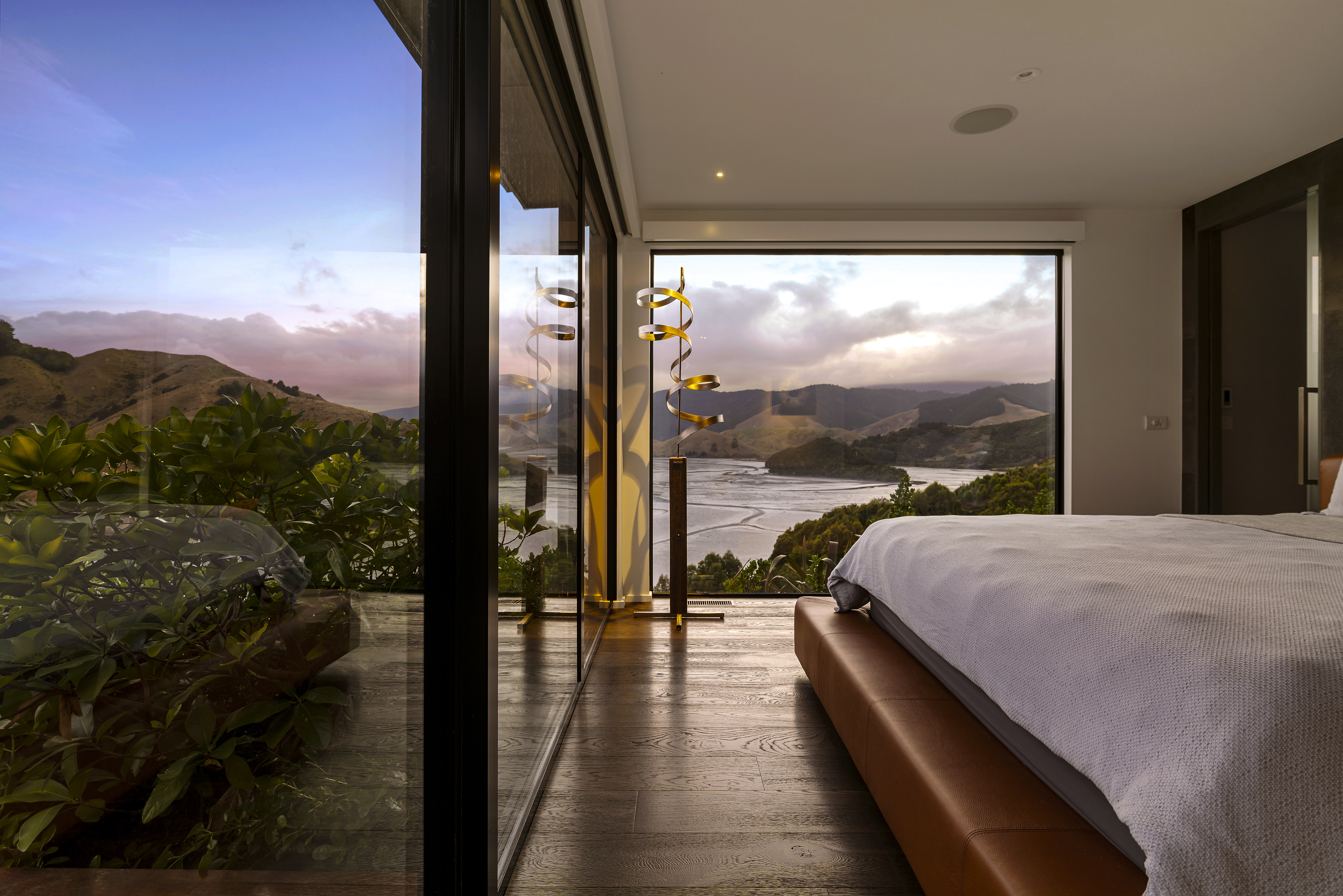 Cable Bay 711 B   Mediapoint.nz   Web   Extra   203