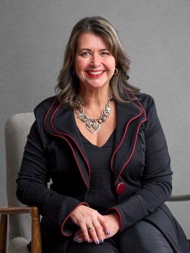 Sabine Davison AREINZ