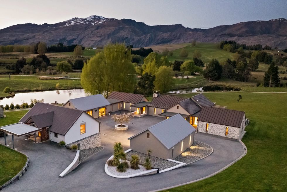 Buyers Guide 0006 Slopehill