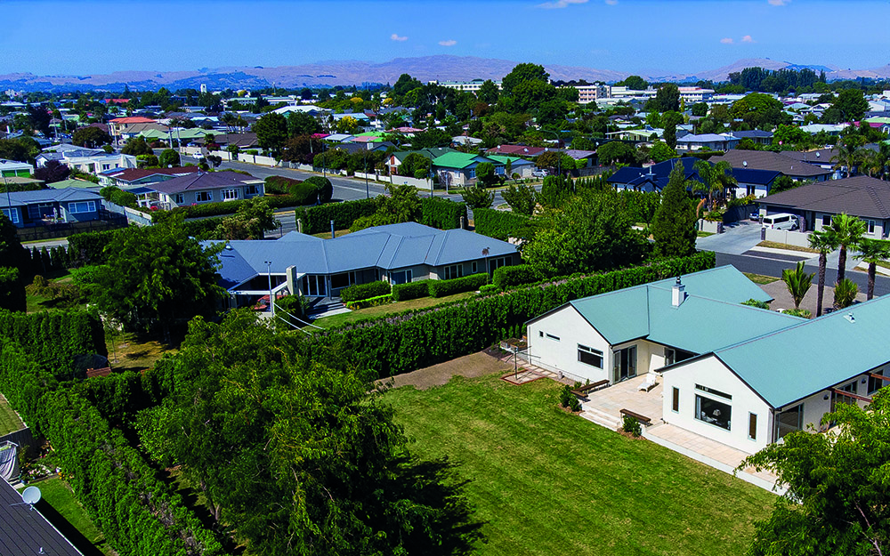 Dis Frimley and Mahora