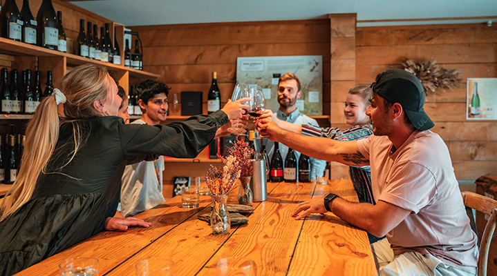 Lux Blog 0002 169907 Kinross Winery Cottages Wine Tasting