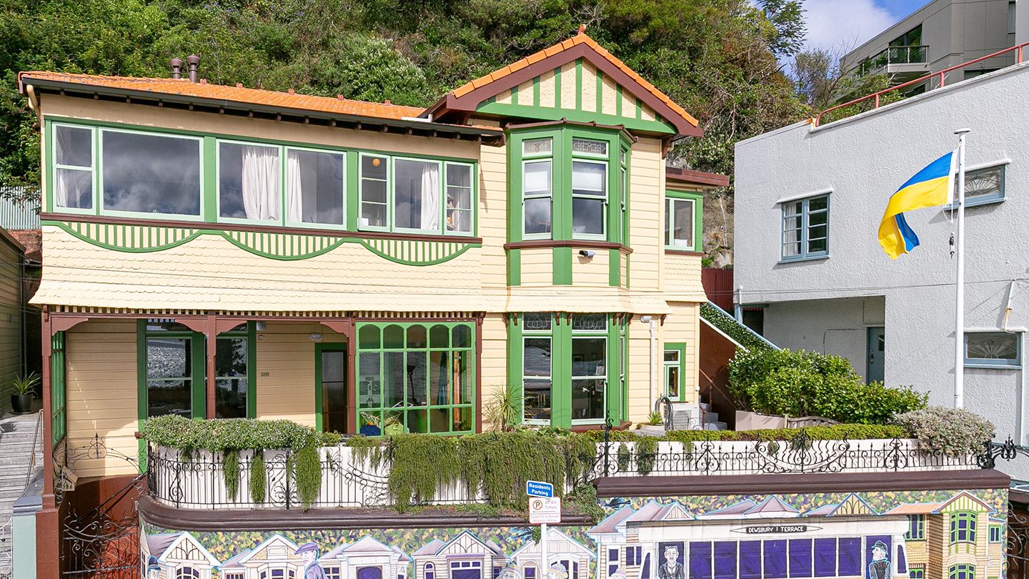 186 Oriental Parade 3
