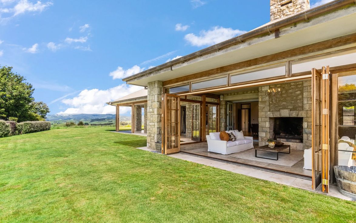 New Zealand Sotheby's International Realty luxury homes